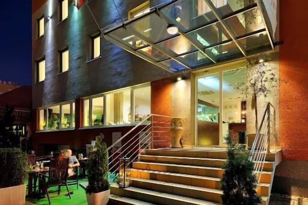 بريميوم بيزنس هوتل براتيسلافا - براتيسلافا - مبنى