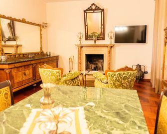 [Montecassino Abbey]Historic villa early 1960s - Cassino - Comedor