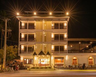 Luangprabang Center Hotel - لوانغ برابانغ - مبنى