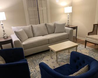 Charming House in Downtown Scott - Scott - Living room