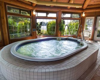 Inn on Long Lake - Nanaimo