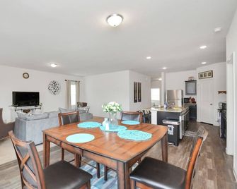 Charming 4 Bedrooms Brookshire/Katy With Gym - Brookshire - Jídelna