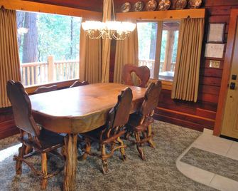Half Dome - North Wawona - Comedor
