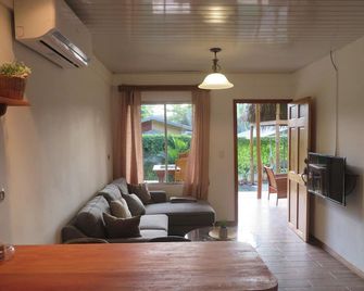 Villa Picasso - Cobano - Sala de estar