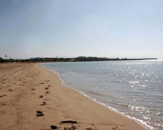 Porto Paradiso - Chrisi Akti - Beach
