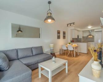 MalagaSuite Heart of Fuengirola - Fuengirola - Living room
