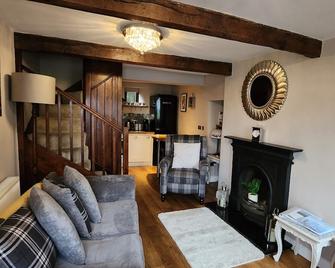 East Cote Cottage - Settle - Living room