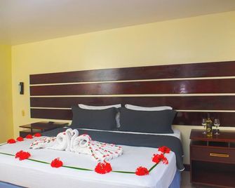 Fantasy Island Beach Resort - Coxen Hole - Edificio