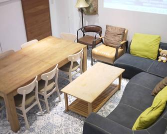 4Plus Hostel - Taipei City