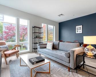 Central Square 1BR w/ W/D near MIT & Kendall Square by Blueground - Cambridge - Sala de estar