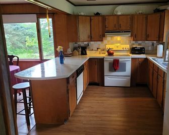 2000sq Ft. Home In Keene Ny 'Home Of The High Peaks' Adk Mts. - Keene - Cocina