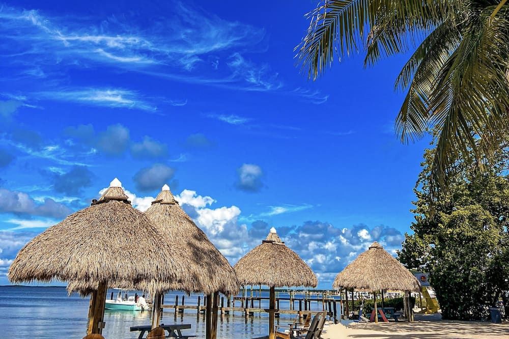 Sunset Cove Beach Resort - Key Largo