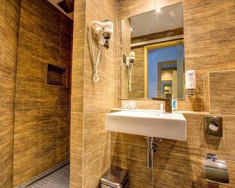 Hotel Pieris - Pribylina - Bathroom