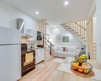 Dog-friendly Fishkill Home 10 Mi to Dia Beacon! - Fishkill - Kitchen