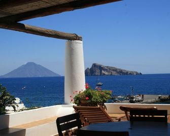 Hotel Tesoriero - Panarea - Balcon