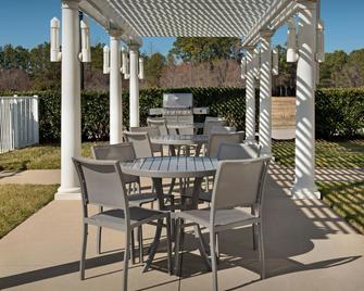 TownePlace Suites by Marriott Suffolk Chesapeake - Suffolk - Innenhof