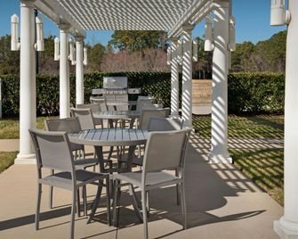 TownePlace Suites by Marriott Suffolk Chesapeake - Suffolk - Patio