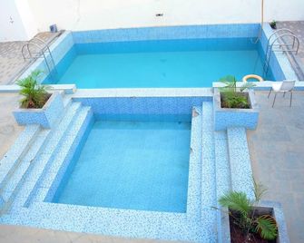 Wild Wadi Cottages Resort - Sasan Gir - Pool