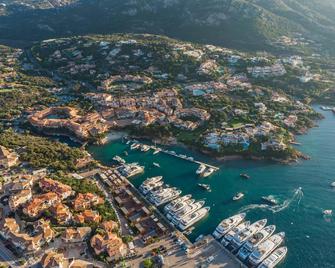 Cervo Hotel, Costa Smeralda Resort - Порто-Черво - Вигляд зовні