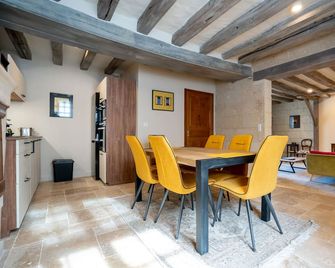 In the village, facing the castle: La 'Maison in Montsoreau'. Up to 6 guests - Montsoreau - Eetruimte