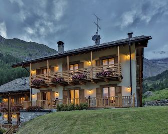 Ellex Eco Hotel - Gressoney-La-Trinité - Gebäude