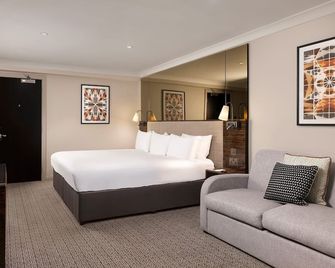 Strand Palace Hotel - London - Bedroom