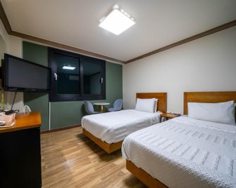 Geojedo Gohyeon Surim - Geoje - Habitación