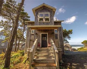 Cloud Nine - Gleneden Beach - Building