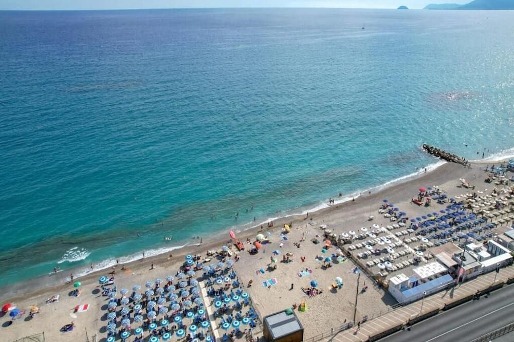 Hotel Regina Mundi - Pietra Ligure - Playa