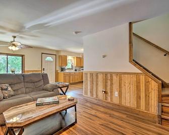Updated Bolton Home with Fire Pit! - Bolton Landing - Living room