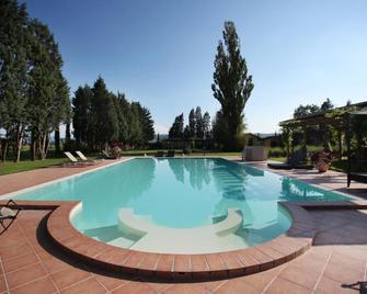 Resort e Spa San Crispino - Assís - Pool