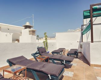 Charming Nerja Hostel - Nerja - Balcón