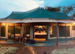 Osero Serengeti Luxury Tented Camp - Banagi - Building