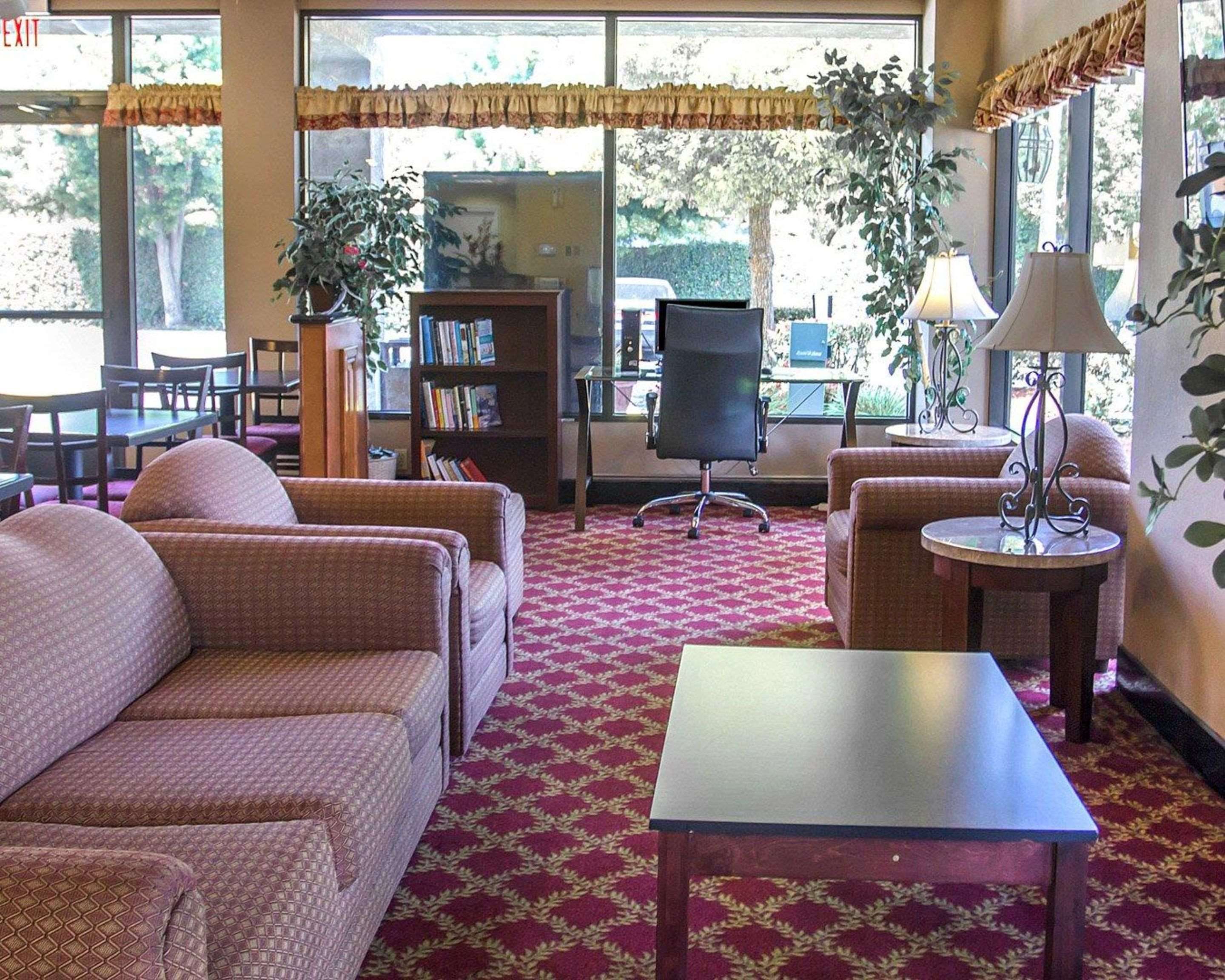 Quality Inn Riverside Near Ucr And Downtown thumbnail 3