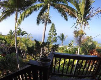 1000 Ft Elevation Overlooking The Beautiful Pacific Ocean - Captain Cook - Balcony