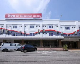 N9 Business Hotel - Kampung Baharu Nilai - Building
