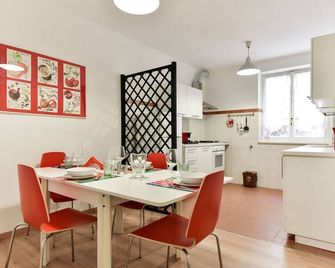 Red & White Vatican Apartment - Roma - Sala de jantar
