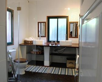 Vila Afonso - Câmara de Lobos - Baño