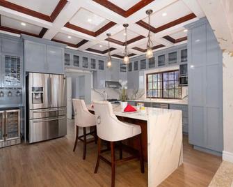 Villa De-Luxe Paradise - Discovery Bay - Dining room