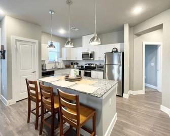 2 Bed/ 2 Bath/ Garage - Waxahachie, Tx - Waxahachie - Keuken
