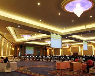 Thepnakorn Hotel - Buri Ram