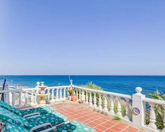 The lighthouse horizon - La Cala de Mijas - Balcón