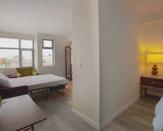 Cali King Size One Bedroom Luxurious Suite In Dtsd - San Diego - Habitación