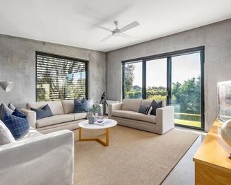Luxury Portsea Sanctuary Gas Heat Pool Gardens - Portsea - Obývací pokoj