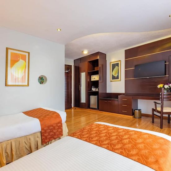 The Monarch Hotel image 1