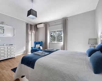 Casa Vista Rio - Ferragudo - Bedroom