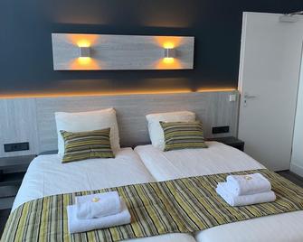 Hotel Royal - Sas van Gent - Bedroom