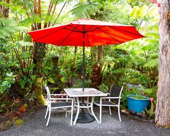 Minutes from Hawai’i Volcano National Park...Peaceful, tranquil and just awesome - Volcano - Patio