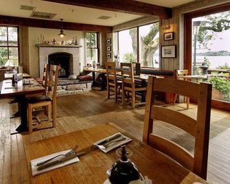 Karma Lake of Menteith - Stirling - Bar
