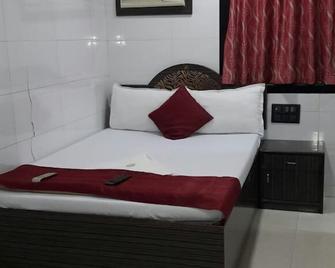 Central Guest House - Bombay - Yatak Odası